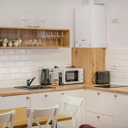 Katharina Gate By Kronstay Apartament Braszów
