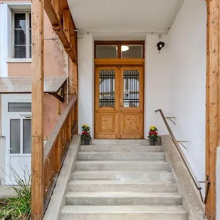 Katharina Gate By Kronstay Apartament