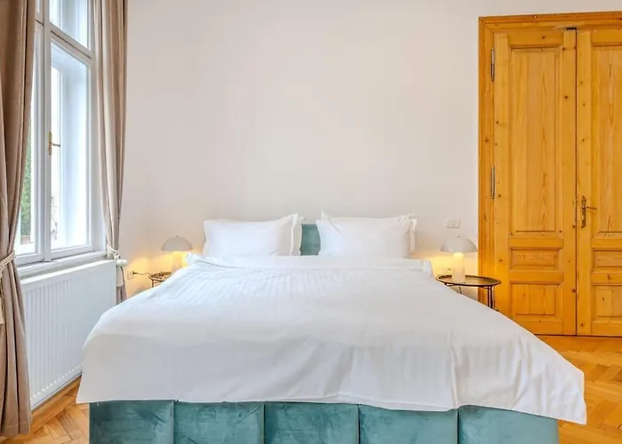 Katharina Gate By Kronstay Apartamento Braşov